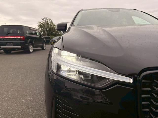 XC60 ウルトラB5AWDダークエディッション ワンオーナー 全国300台限定の特別仕様車 純正ナビ 全周囲カメラ レーダークルーズコントロール シートエアコンハンドルヒーターパワーバックドアハーマンカードン(7枚目)