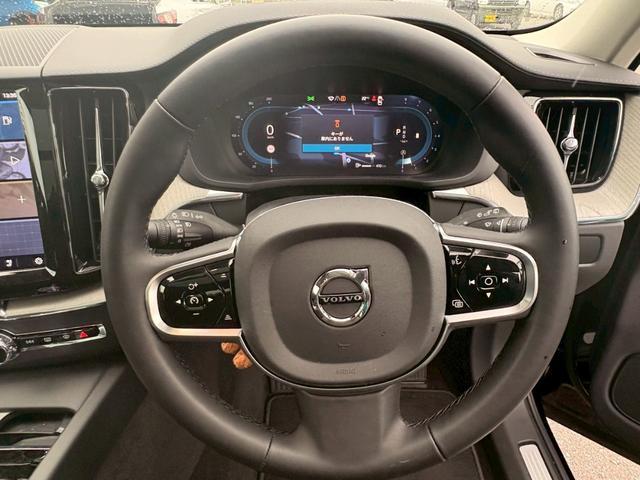XC60 ウルトラB5AWDダークエディッション ワンオーナー 全国300台限定の特別仕様車 純正ナビ 全周囲カメラ レーダークルーズコントロール シートエアコンハンドルヒーターパワーバックドアハーマンカードン(10枚目)