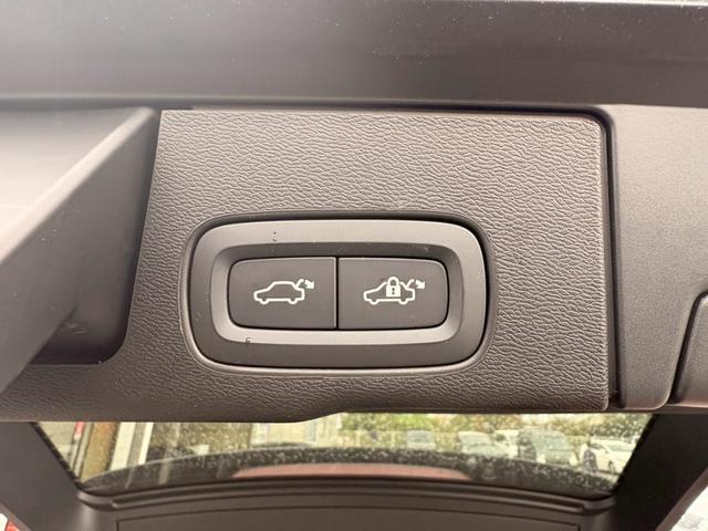 XC60 ウルトラB5AWDダークエディッション ワンオーナー 全国300台限定の特別仕様車 純正ナビ 全周囲カメラ レーダークルーズコントロール シートエアコンハンドルヒーターパワーバックドアハーマンカードン(22枚目)