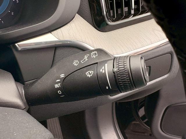 XC60 ウルトラB5AWDダークエディッション ワンオーナー 全国300台限定の特別仕様車 純正ナビ 全周囲カメラ レーダークルーズコントロール シートエアコンハンドルヒーターパワーバックドアハーマンカードン(24枚目)