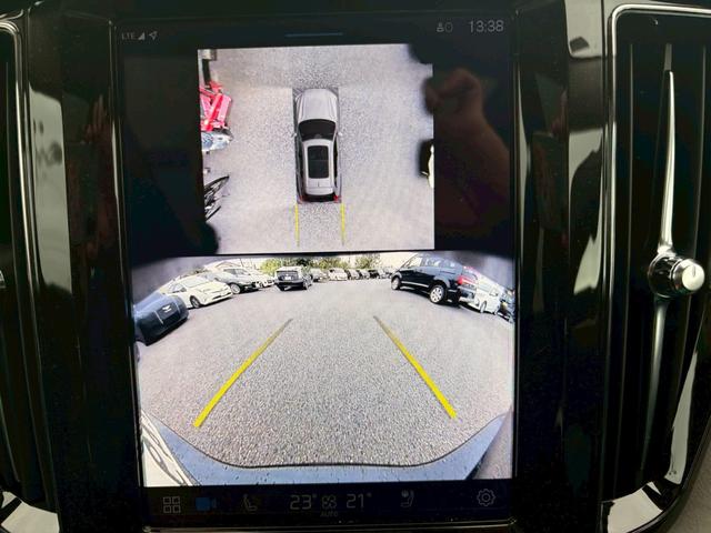 XC60 ウルトラB5AWDダークエディッション ワンオーナー 全国300台限定の特別仕様車 純正ナビ 全周囲カメラ レーダークルーズコントロール シートエアコンハンドルヒーターパワーバックドアハーマンカードン(30枚目)