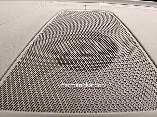 XC60 ウルトラB5AWDダークエディッション ワンオーナー 全国300台限定の特別仕様車 純正ナビ 全周囲カメラ レーダークルーズコントロール シートエアコンハンドルヒーターパワーバックドアハーマンカードン(34枚目)