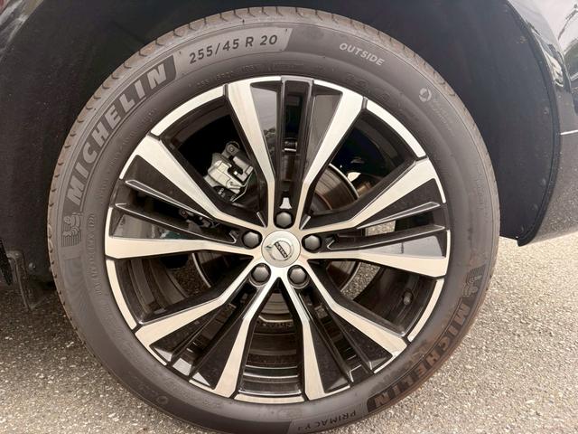 XC60 ウルトラB5AWDダークエディッション ワンオーナー 全国300台限定の特別仕様車 純正ナビ 全周囲カメラ レーダークルーズコントロール シートエアコンハンドルヒーターパワーバックドアハーマンカードン(45枚目)