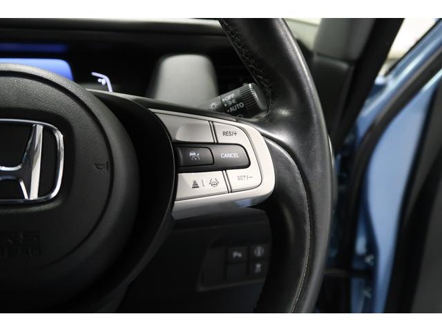 フィット ｅ：ＨＥＶホーム　８インチナビ　前後ドラレコ　ＥＴＣ２．０　バックカメラ　フルセグＴＶ　ＣＤ　ＤＶＤ再生　Ｂｌｕｅｔｏｏｔｈ　ＵＳＢ　認定中古車　１年保証付　ワンオーナー　ＬＥＤヘッドライト　運転支援　クリソナ　ＡＣＣ（17枚目）