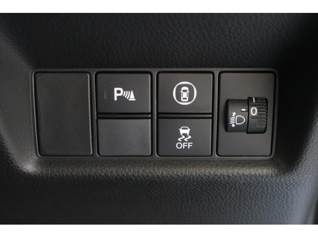 フィット ｅ：ＨＥＶホーム　８インチナビ　前後ドラレコ　ＥＴＣ２．０　バックカメラ　フルセグＴＶ　ＣＤ　ＤＶＤ再生　Ｂｌｕｅｔｏｏｔｈ　ＵＳＢ　認定中古車　１年保証付　ワンオーナー　ＬＥＤヘッドライト　運転支援　クリソナ　ＡＣＣ（18枚目）
