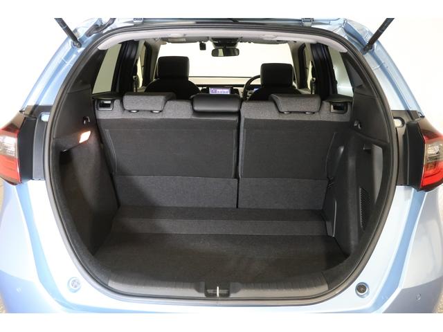 フィット ｅ：ＨＥＶホーム　８インチナビ　前後ドラレコ　ＥＴＣ２．０　バックカメラ　フルセグＴＶ　ＣＤ　ＤＶＤ再生　Ｂｌｕｅｔｏｏｔｈ　ＵＳＢ　認定中古車　１年保証付　ワンオーナー　ＬＥＤヘッドライト　運転支援　クリソナ　ＡＣＣ（22枚目）