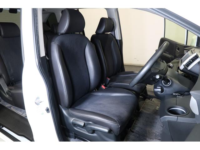 すわり心地の良い運転席・助手席です。長時間のドライブの疲れ軽減に貢献します。どうぞ快適なドライブを♪