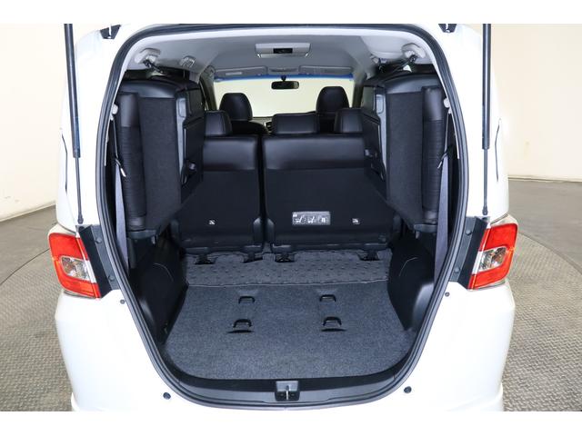 乗車人数や積み荷に合わせて空間を使いわけが可能です