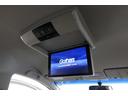 １１インチ大型後席モニター付きです♪♪使用しない時には格納も可能です◎これで２列目の同乗者も渋滞や長いドライブも楽しくなりますね♪♪♪