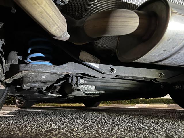 Ｖ４０ Ｄ４　Ｒデザイン　ポールスターエディション　チューンドバイポールスター足廻り　スリットローター　ＯＰリアウイング　ＬＥＤヘッドランプ　ナビ　バックカメラ　クリアランスソナー　オートクルコン　レーンアシスト　シートヒーター　スマートキー（3枚目）