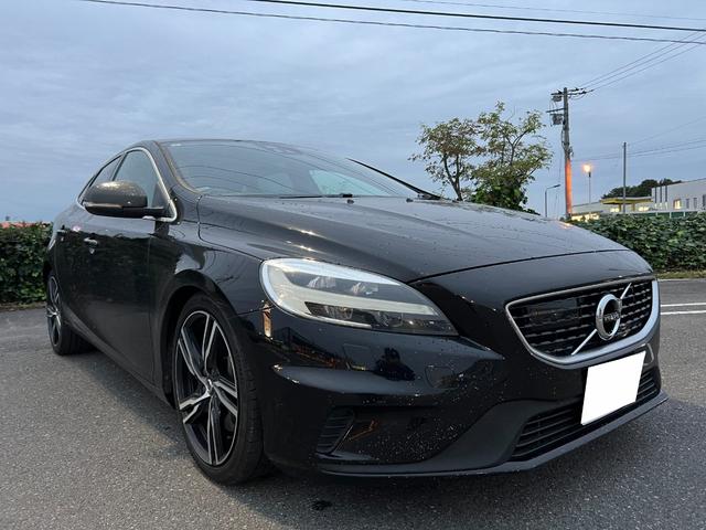Ｖ４０ Ｄ４　Ｒデザイン　ポールスターエディション　チューンドバイポールスター足廻り　スリットローター　ＯＰリアウイング　ＬＥＤヘッドランプ　ナビ　バックカメラ　クリアランスソナー　オートクルコン　レーンアシスト　シートヒーター　スマートキー（13枚目）