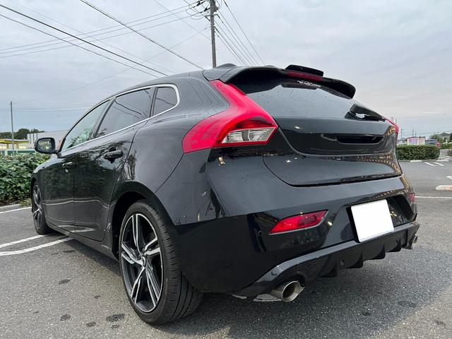 Ｖ４０ Ｄ４　Ｒデザイン　ポールスターエディション　チューンドバイポールスター足廻り　スリットローター　ＯＰリアウイング　ＬＥＤヘッドランプ　ナビ　バックカメラ　クリアランスソナー　オートクルコン　レーンアシスト　シートヒーター　スマートキー（16枚目）