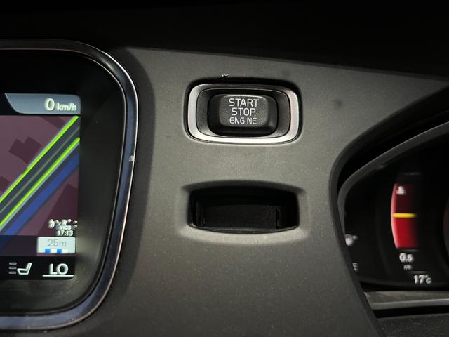 Ｖ４０ Ｄ４　Ｒデザイン　ポールスターエディション　チューンドバイポールスター足廻り　スリットローター　ＯＰリアウイング　ＬＥＤヘッドランプ　ナビ　バックカメラ　クリアランスソナー　オートクルコン　レーンアシスト　シートヒーター　スマートキー（20枚目）