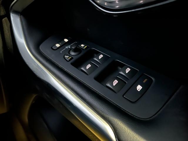 Ｖ４０ Ｄ４　Ｒデザイン　ポールスターエディション　チューンドバイポールスター足廻り　スリットローター　ＯＰリアウイング　ＬＥＤヘッドランプ　ナビ　バックカメラ　クリアランスソナー　オートクルコン　レーンアシスト　シートヒーター　スマートキー（30枚目）