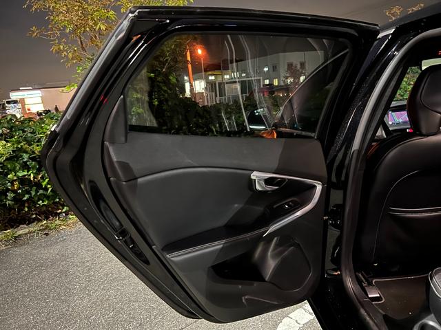 Ｖ４０ Ｄ４　Ｒデザイン　ポールスターエディション　チューンドバイポールスター足廻り　スリットローター　ＯＰリアウイング　ＬＥＤヘッドランプ　ナビ　バックカメラ　クリアランスソナー　オートクルコン　レーンアシスト　シートヒーター　スマートキー（36枚目）