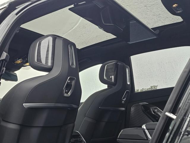 ７シリーズ ７４０ｄ　ｘＤｒｉｖｅ　エクセレンス　４ＷＤ　ＥＴＣ　クリアランスソナー　オートクルーズコントロール　衝突被害軽減システム　全周囲カメラ　ナビ　アルミホイール　ＬＥＤヘッドランプ　サンルーフ　ＡＴ　スマートキー　盗難防止システム（15枚目）