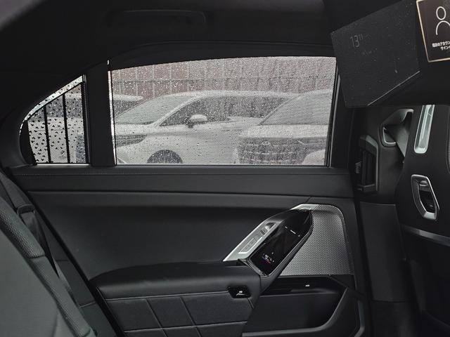 ７シリーズ ７４０ｄ　ｘＤｒｉｖｅ　エクセレンス　４ＷＤ　ＥＴＣ　クリアランスソナー　オートクルーズコントロール　衝突被害軽減システム　全周囲カメラ　ナビ　アルミホイール　ＬＥＤヘッドランプ　サンルーフ　ＡＴ　スマートキー　盗難防止システム（34枚目）
