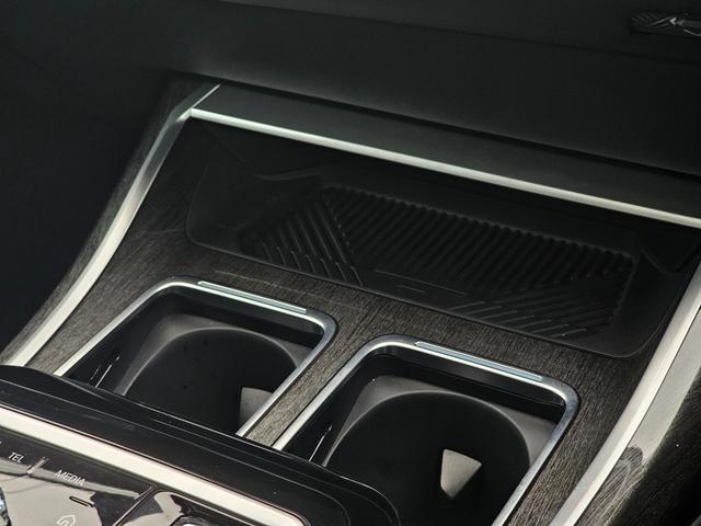 ７シリーズ ７４０ｄ　ｘＤｒｉｖｅ　エクセレンス　４ＷＤ　ＥＴＣ　クリアランスソナー　オートクルーズコントロール　衝突被害軽減システム　全周囲カメラ　ナビ　アルミホイール　ＬＥＤヘッドランプ　サンルーフ　ＡＴ　スマートキー　盗難防止システム（37枚目）