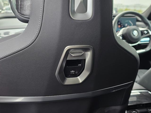 ７シリーズ ７４０ｄ　ｘＤｒｉｖｅ　エクセレンス　４ＷＤ　ＥＴＣ　クリアランスソナー　オートクルーズコントロール　衝突被害軽減システム　全周囲カメラ　ナビ　アルミホイール　ＬＥＤヘッドランプ　サンルーフ　ＡＴ　スマートキー　盗難防止システム（44枚目）