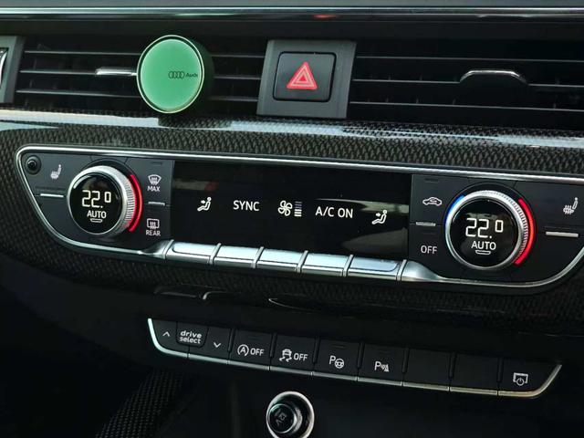 Ｓ５スポーツバック ベースグレード　４ＷＤ　クリアランスソナー　レーンアシスト　オートクルーズコントロール　パークアシスト　衝突被害軽減システム　バックカメラ　ナビ　アルミホイール　ＬＥＤヘッドランプ　ＡＴ　シートヒーター　スマートキー（5枚目）