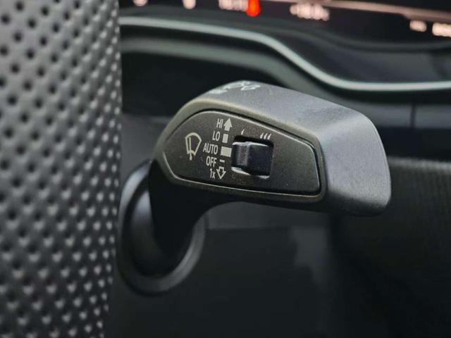 Ｓ５スポーツバック ベースグレード　４ＷＤ　クリアランスソナー　レーンアシスト　オートクルーズコントロール　パークアシスト　衝突被害軽減システム　バックカメラ　ナビ　アルミホイール　ＬＥＤヘッドランプ　ＡＴ　シートヒーター　スマートキー（7枚目）