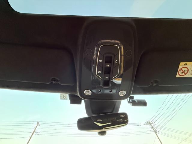 ウルス ベースグレード　左ハンドル　／　２３インチ　Ｒｉｍｓ　Ｔａｉｇｅｔｅ　Ｓｈｉｎｙ　Ｂｌａｃｋ　／　バング＆オルフセン　アドバンスト３Ｄサウンドシステム　／　パノラミックルーフ　／レッドブレーキキャリパー（17枚目）