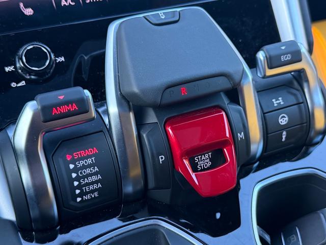 ウルス ベースグレード　左ハンドル　／　２３インチ　Ｒｉｍｓ　Ｔａｉｇｅｔｅ　Ｓｈｉｎｙ　Ｂｌａｃｋ　／　バング＆オルフセン　アドバンスト３Ｄサウンドシステム　／　パノラミックルーフ　／レッドブレーキキャリパー（41枚目）