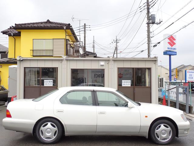 セルシオ C仕様 運転席エアーバック 助手席エアバック サイドエアーバック パワーステアリング パワーウィンドウ HID キーレスエントリー パワーシート ABS エアコン ESC カセット CD(7枚目)