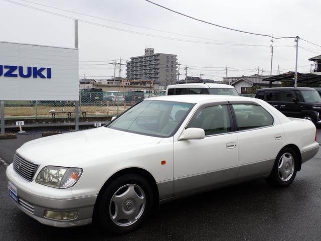セルシオ C仕様 運転席エアーバック 助手席エアバック サイドエアーバック パワーステアリング パワーウィンドウ HID キーレスエントリー パワーシート ABS エアコン ESC カセット CD(11枚目)