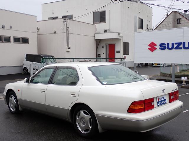 セルシオ C仕様 運転席エアーバック 助手席エアバック サイドエアーバック パワーステアリング パワーウィンドウ HID キーレスエントリー パワーシート ABS エアコン ESC カセット CD(12枚目)