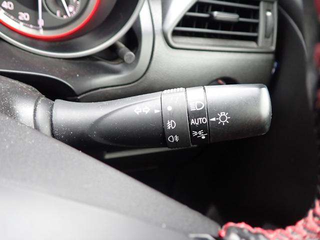 スイフトスポーツ スポーツ　２型　全方位カメラ付きメモリーナビ　全方位カメラ付きメモリーナビ　衝突被害軽減システム　衝突安全ボディ　クリアランスソナー　盗難防止システム　キーレスエントリー　スマートキー　シートヒーター（26枚目）