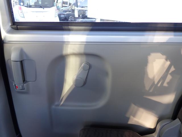 エブリイ ＰＡ　５型　衝突安全ボディ	エアコン	パワーステアリング	運転席エアバッグ	助手席エアバッグ	ＡＢＳ　ＥＳＣ（52枚目）