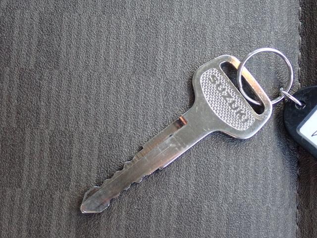 エブリイ ＰＡ　５型　衝突安全ボディ	エアコン	パワーステアリング	運転席エアバッグ	助手席エアバッグ	ＡＢＳ　ＥＳＣ（58枚目）