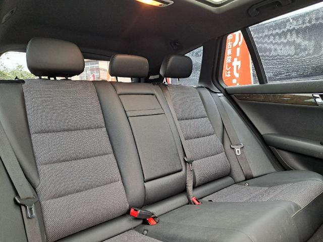 Ｃクラスステーションワゴン Ｃ２００コンプレッサーワゴン　アバンギャルド　パノラミックスライディングルーフ　純正ナビ　バックカメラ　Ｂｌｕｅｔｏｏｔｈオーディオ　純正１７インチアルミホイール　ＥＴＣ　ハーフレザーシート　ルーフレール　ＨＩＤヘッドライト　ＭＴモード付ＡＴ（12枚目）
