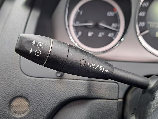 Ｃクラスステーションワゴン Ｃ２００コンプレッサーワゴン　アバンギャルド　パノラミックスライディングルーフ　純正ナビ　バックカメラ　Ｂｌｕｅｔｏｏｔｈオーディオ　純正１７インチアルミホイール　ＥＴＣ　ハーフレザーシート　ルーフレール　ＨＩＤヘッドライト　ＭＴモード付ＡＴ（25枚目）