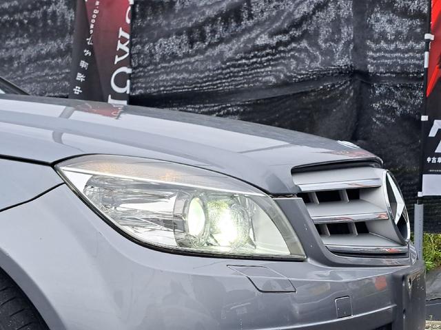 Ｃクラスステーションワゴン Ｃ２００コンプレッサーワゴン　アバンギャルド　パノラミックスライディングルーフ　純正ナビ　バックカメラ　Ｂｌｕｅｔｏｏｔｈオーディオ　純正１７インチアルミホイール　ＥＴＣ　ハーフレザーシート　ルーフレール　ＨＩＤヘッドライト　ＭＴモード付ＡＴ（30枚目）