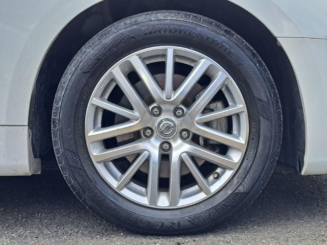 フーガ ３５０ＧＴ　ベージュレザーシート　ＨＤＤナビ　バック／サイドブラインドカメラ　シートヒーター／クーラー　助手席オットマン　純正１８インチアルミホイール　ＡＦＳ　ビルトインＥＴＣ　ＨＩＤヘッドライト（29枚目）