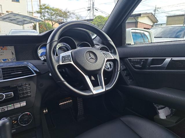 Ｃクラスステーションワゴン Ｃ２００ステーションワゴン　アバンギャルド　レーダーセーフティパッケージ　ブラックレザーシート　ディストロニックプラス　純正ナビ　フルセグ　バックカメラ　Ｂｌｕｅｔｏｏｔｈオーディオ　ブラインドスポットアシスト　ＡＭＧ１７インチアルミホイール（7枚目）