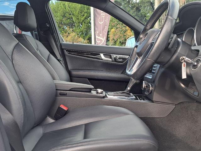 Ｃクラスステーションワゴン Ｃ２００ステーションワゴン　アバンギャルド　レーダーセーフティパッケージ　ブラックレザーシート　ディストロニックプラス　純正ナビ　フルセグ　バックカメラ　Ｂｌｕｅｔｏｏｔｈオーディオ　ブラインドスポットアシスト　ＡＭＧ１７インチアルミホイール（9枚目）