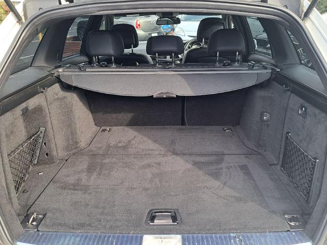 Ｃクラスステーションワゴン Ｃ２００ステーションワゴン　アバンギャルド　レーダーセーフティパッケージ　ブラックレザーシート　ディストロニックプラス　純正ナビ　フルセグ　バックカメラ　Ｂｌｕｅｔｏｏｔｈオーディオ　ブラインドスポットアシスト　ＡＭＧ１７インチアルミホイール（12枚目）