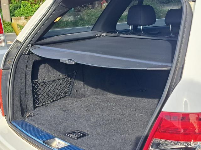 Ｃクラスステーションワゴン Ｃ２００ステーションワゴン　アバンギャルド　レーダーセーフティパッケージ　ブラックレザーシート　ディストロニックプラス　純正ナビ　フルセグ　バックカメラ　Ｂｌｕｅｔｏｏｔｈオーディオ　ブラインドスポットアシスト　ＡＭＧ１７インチアルミホイール（13枚目）