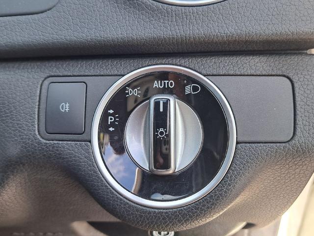 Ｃクラスステーションワゴン Ｃ２００ステーションワゴン　アバンギャルド　レーダーセーフティパッケージ　ブラックレザーシート　ディストロニックプラス　純正ナビ　フルセグ　バックカメラ　Ｂｌｕｅｔｏｏｔｈオーディオ　ブラインドスポットアシスト　ＡＭＧ１７インチアルミホイール（26枚目）