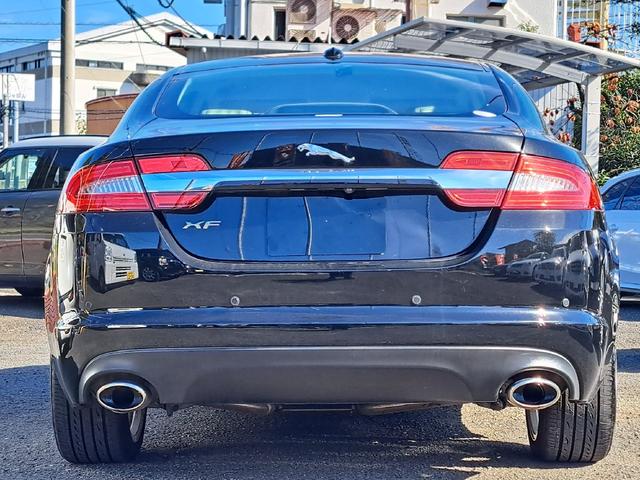 XF 3.0プレミアムラグジュアリー ベージュレザーシート 純正ナビ TV ETC 純正19インチアルミホイール シートヒーター スマートキー クルーズコントロール Bluetoothオーディオ HIDヘッド Bカメラ ドライブレコーダー(6枚目)