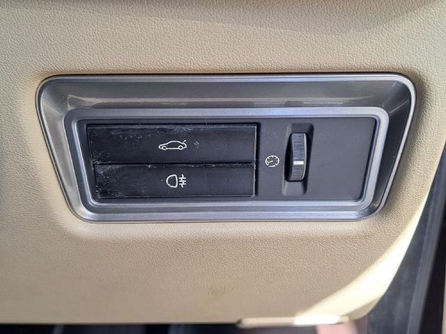 XF 3.0プレミアムラグジュアリー ベージュレザーシート 純正ナビ TV ETC 純正19インチアルミホイール シートヒーター スマートキー クルーズコントロール Bluetoothオーディオ HIDヘッド Bカメラ ドライブレコーダー(31枚目)