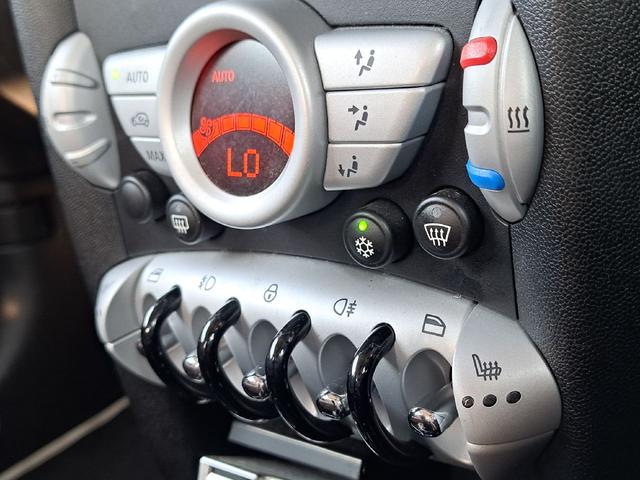 ＭＩＮＩ ５０　メイフェア　特別仕様車　メイフェア専用レザーシート　アディショナルヘッドランプ　ホワイトルーフ　シートヒーター　オートエアコン　ＥＴＣ　メイフェア専用１７インチアルミホイール　プッシュスタート（18枚目）