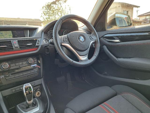 X1 sDrive 20i スポーツ 後期モデル コンフォートアクセス 純正ナビ Bluetoothオーディオ バックカメラ 純正18インチアルミホイール ETC HIDヘッドライト アイドリングストップ オートライト(9枚目)