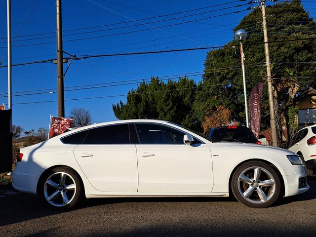 A5スポーツバック 2.0TFSIクワトロ ブラックレザーシート MMIナビ バックカメラ パークトロニックセンサー シートヒーター パワーシート スマートキー 純正18インチアルミホイール クルーズコントロール ETC オートライト(4枚目)