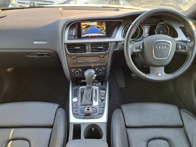 A5スポーツバック 2.0TFSIクワトロ ブラックレザーシート MMIナビ バックカメラ パークトロニックセンサー シートヒーター パワーシート スマートキー 純正18インチアルミホイール クルーズコントロール ETC オートライト(7枚目)