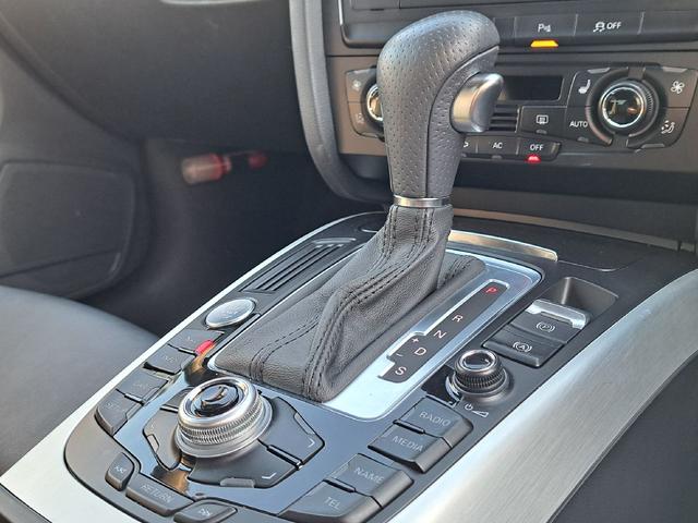 A5スポーツバック 2.0TFSIクワトロ ブラックレザーシート MMIナビ バックカメラ パークトロニックセンサー シートヒーター パワーシート スマートキー 純正18インチアルミホイール クルーズコントロール ETC オートライト(16枚目)