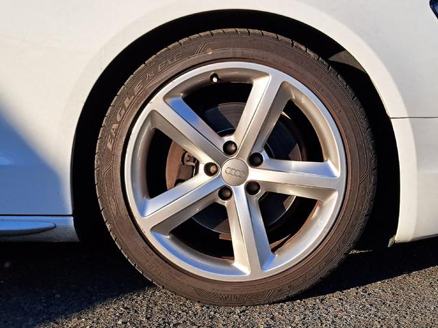 A5スポーツバック 2.0TFSIクワトロ ブラックレザーシート MMIナビ バックカメラ パークトロニックセンサー シートヒーター パワーシート スマートキー 純正18インチアルミホイール クルーズコントロール ETC オートライト(28枚目)